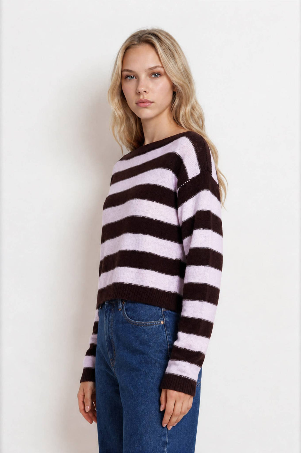STRIPE EXPOSED SEAM LONG SLEEVE CROPPED SWEATER